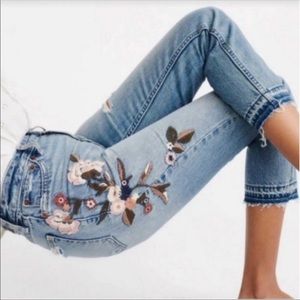 Abercrombie Floral Annie Embroidered Girlfriend Jean (Size 25R)